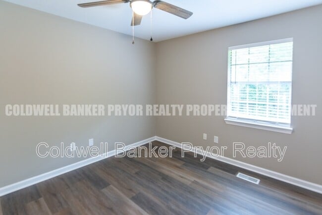 Building Photo - 5722 Moody Sawyer Rd