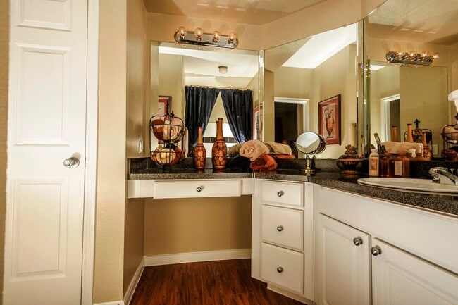 Building Photo - Experience the Difference of High-End Living!