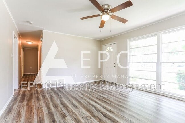 Building Photo - 118 Darden Dr