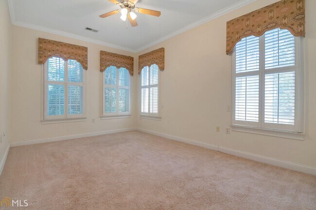 Building Photo - 5415 Northland Dr