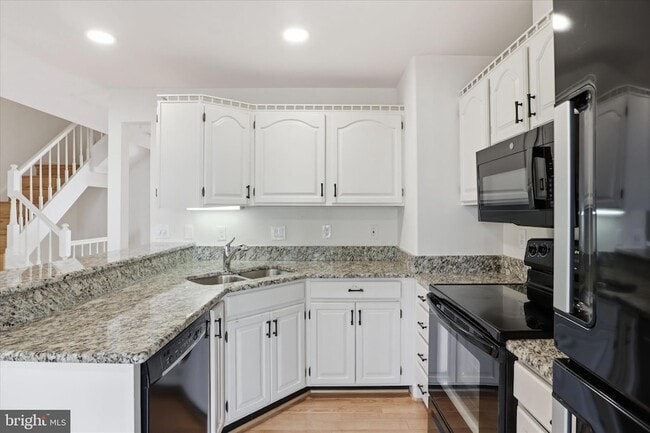 Building Photo - 3946 Valley Ridge Dr
