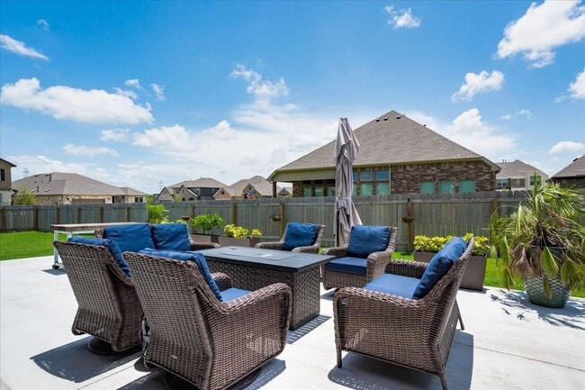 Building Photo - 5713 Fresno Ave