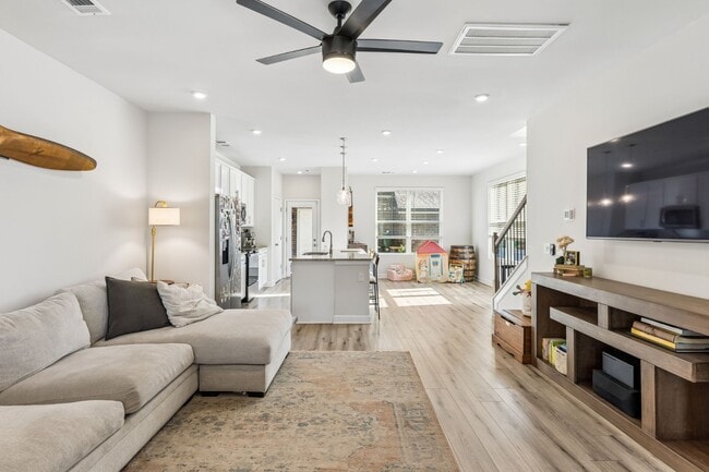 Building Photo - 140 Jackson Alan Dr