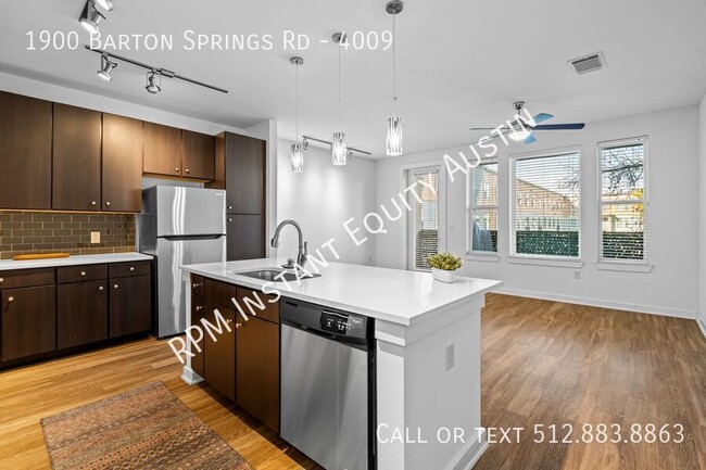 Building Photo - Barton Springs living!