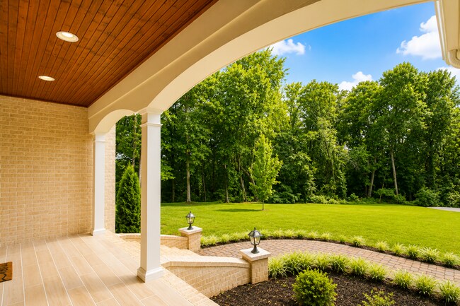 Building Photo - 3 Bedroom 3 Bath House in Beautiful, Quiet Setting