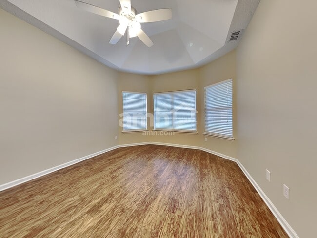Building Photo - 11753 Donato Dr