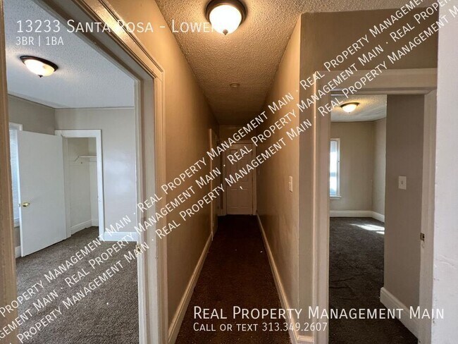 Building Photo - 13233 Santa Rosa Dr