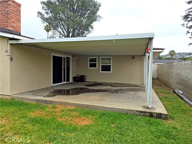 Building Photo - 905 S Dodsworth Ave