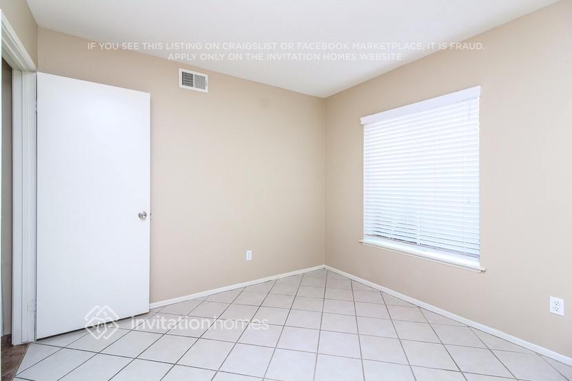 Building Photo - 25762 Fir Ave