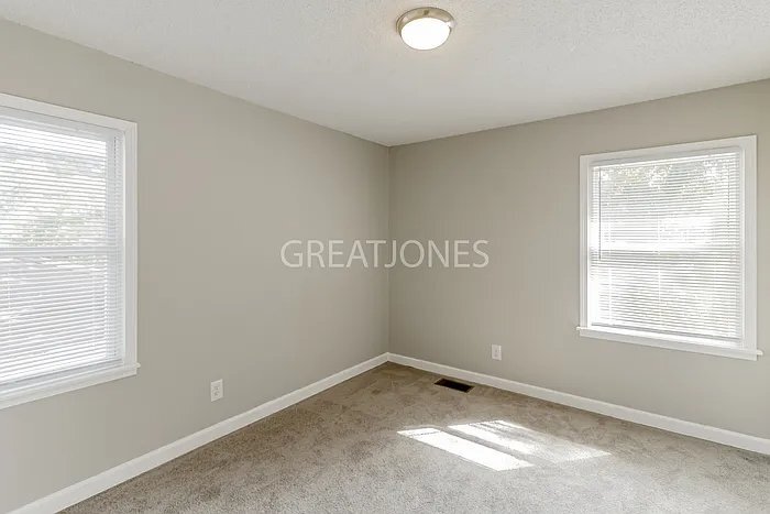 Building Photo - 724 84th St S