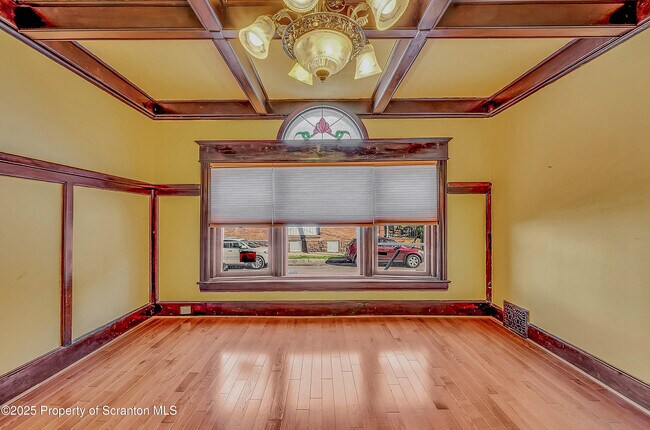 Building Photo - 533 S Franklin St