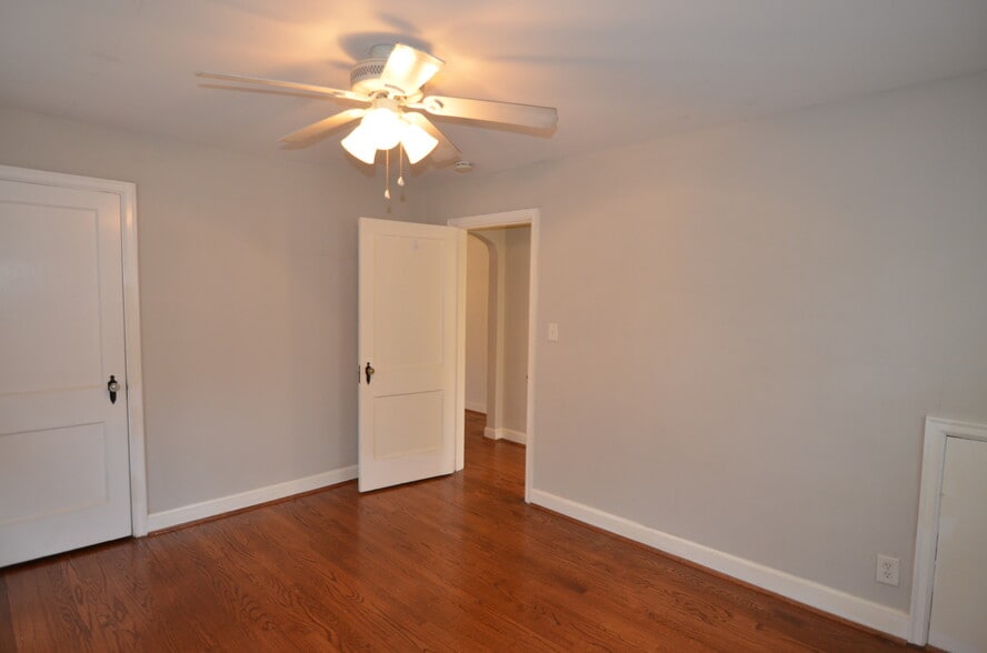 Building Photo - 6320 Kennedy Ave