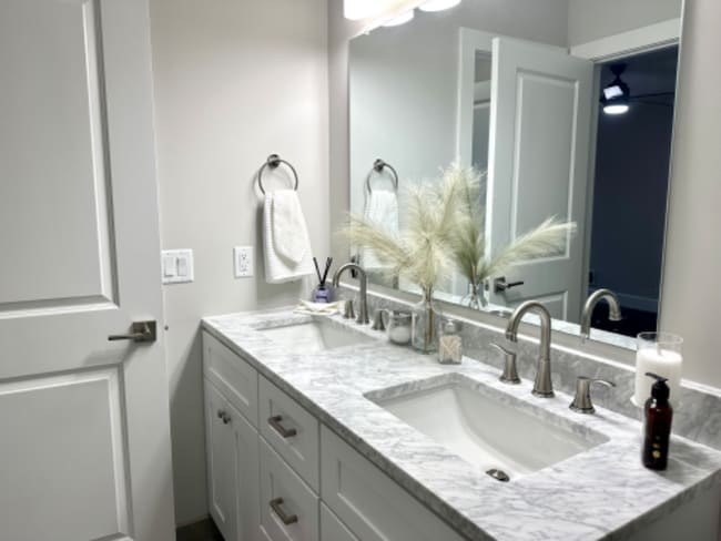 Building Photo - 1966 Burning Bush Ct