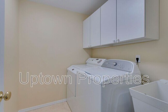 Building Photo - 3706 SW Troy St