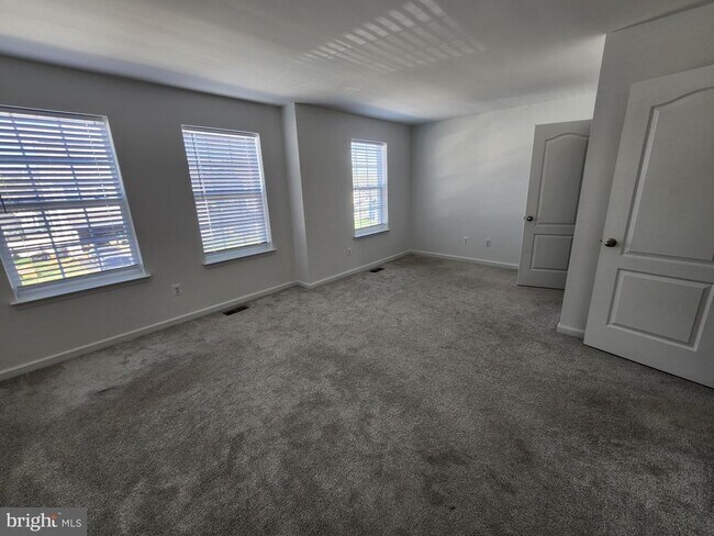 Building Photo - 437 Hillsdale Pl