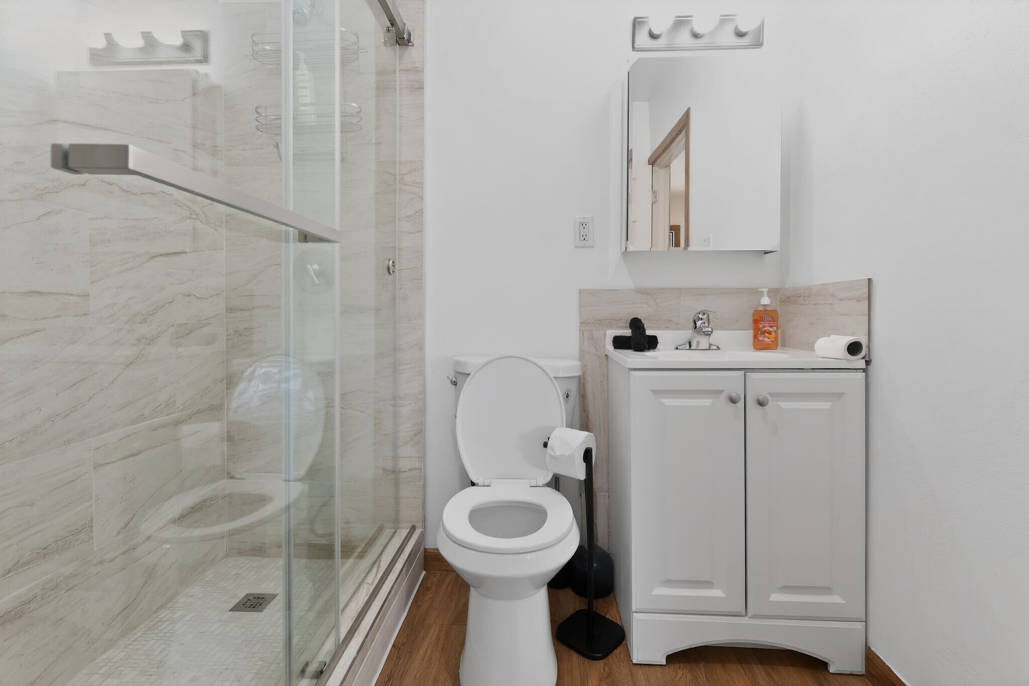 Building Photo - 917 W 62nd Pl