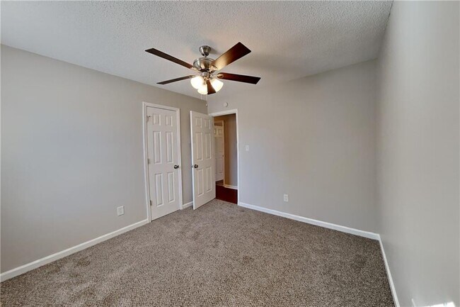 Building Photo - 87 Grapevine Dr