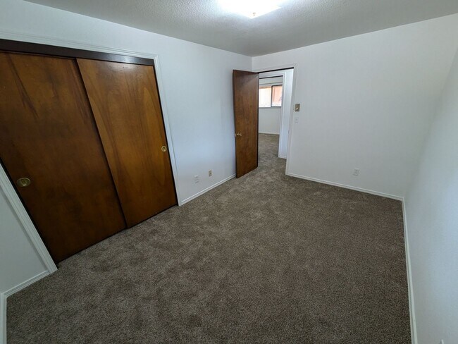 Building Photo - 7816 Samurai Dr SE