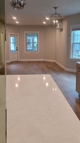 Building Photo - 29 Amaranth Ave