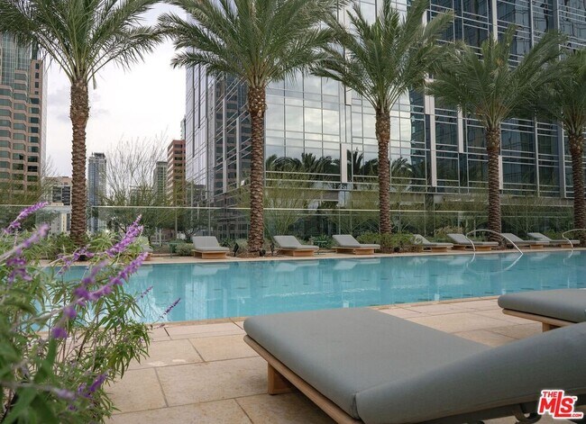 Building Photo - 877 Francisco St