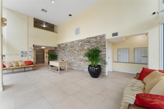 Building Photo - 1350 NW 8th Ct