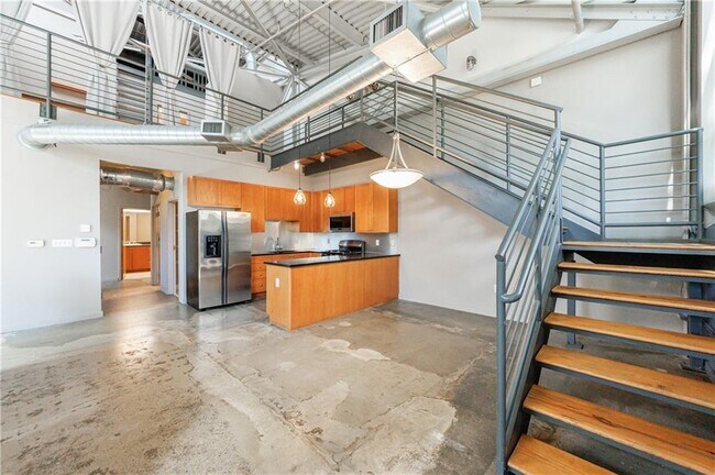 Building Photo - 400 Village Pkwy