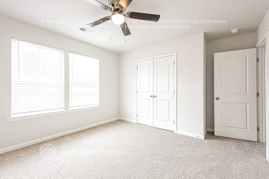 Building Photo - 3992 Zepelin Wy