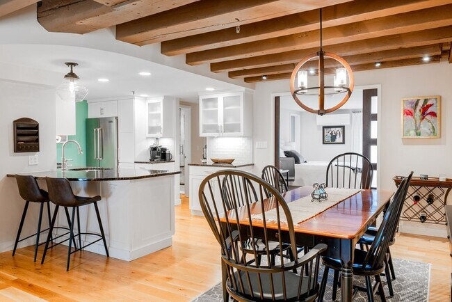 Building Photo - 60 Commercial Wharf