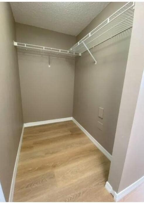 Building Photo - 600 Crestwood Ct N