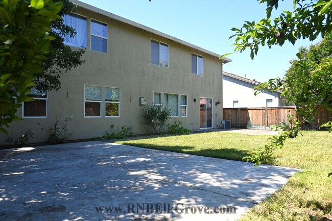 Building Photo - 5 Bedroom Home in Elk Grove! - Resident Benefit Package Property