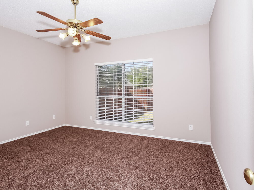 Building Photo - 952 Azalia Dr