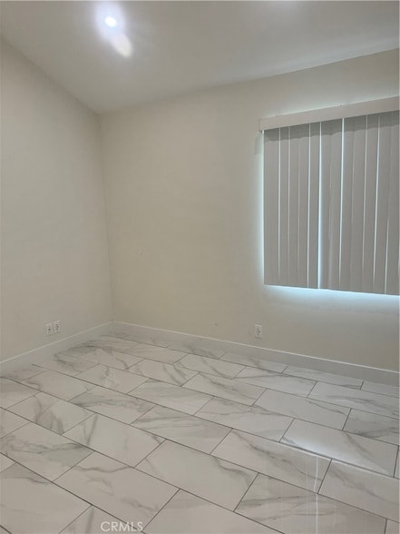 Building Photo - 7127 White Oak Ave