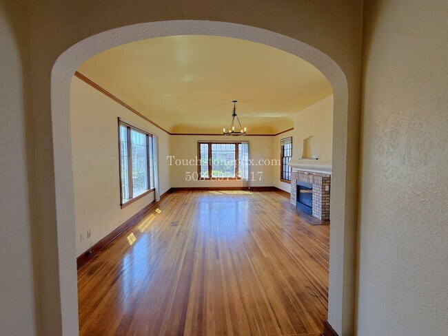 Building Photo - 1401 SE 130th Ave