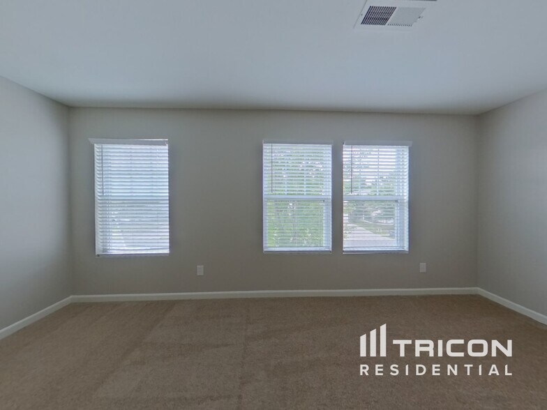 Building Photo - 15619 Lakepoint Forest Dr