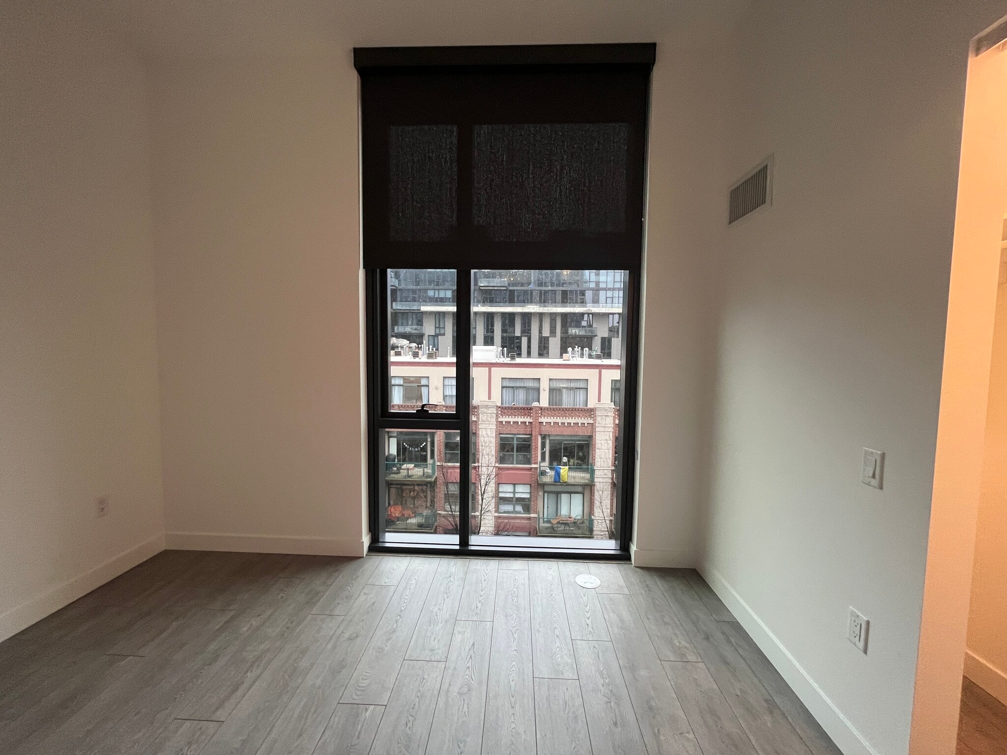 Building Photo - 841 W Monroe St