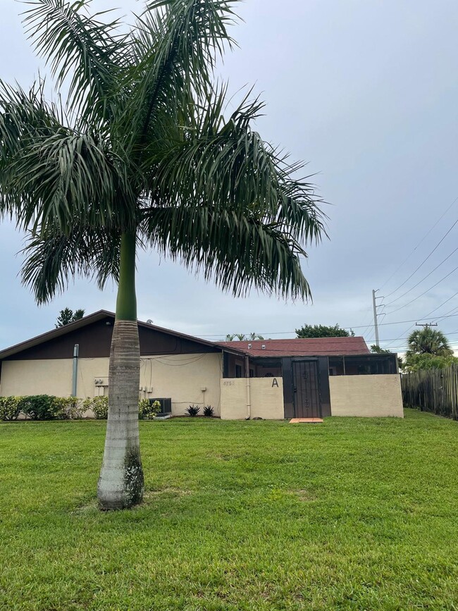 Building Photo - 4758 Sunny Palm Cir