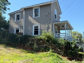 Building Photo - 342 6 1/2 St. SW - Close to UVA Hospital!