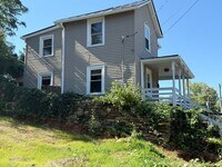 Building Photo - 342 6 1/2 St. SW - Close to UVA Hospital!