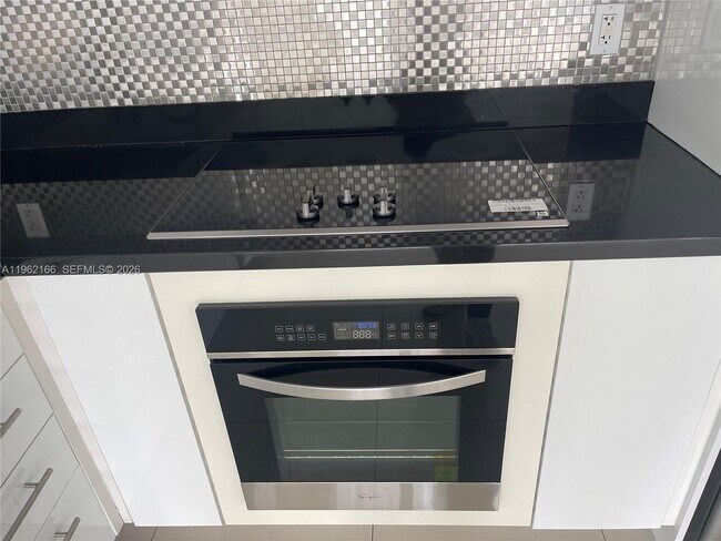 Building Photo - 92 SW 3rd St