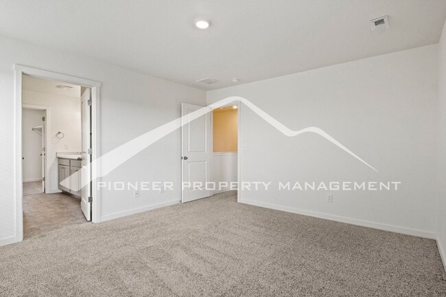 Building Photo - Modern 4-Bed, 2.5-Bath Home with 2 car garage, AC and Private Enclosed Yard