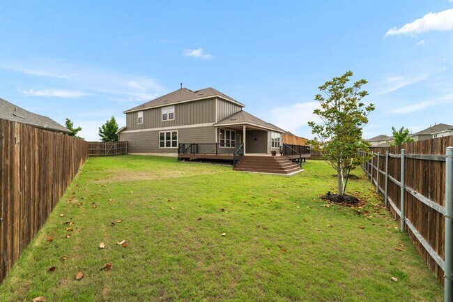 Building Photo - 525 Compania Cove
