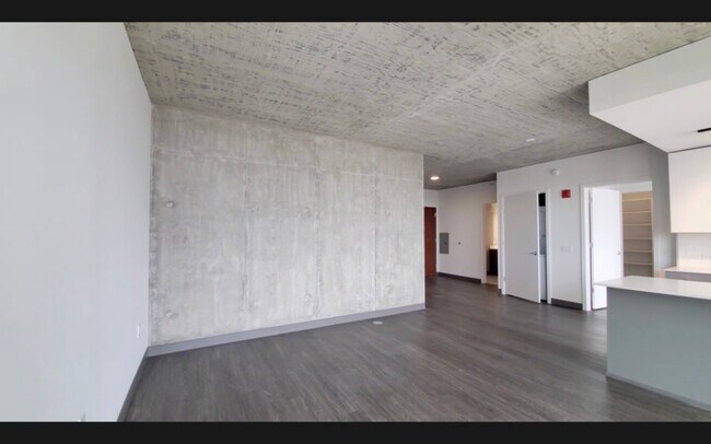 Building Photo - 1301 W Lake St