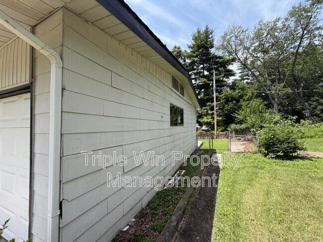 Building Photo - 10329 Chesley Dr