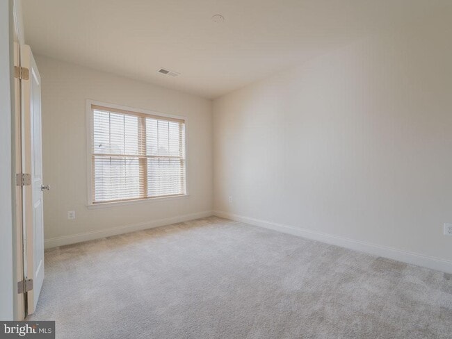 Building Photo - 22595 Windsor Locks Square