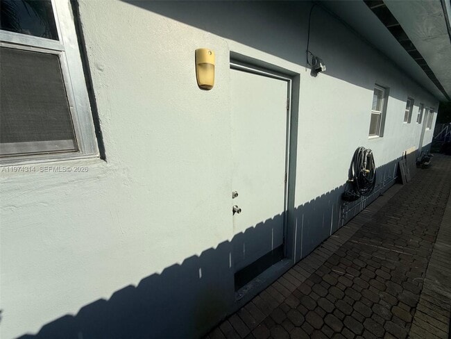 Building Photo - 1612 NE 169th St