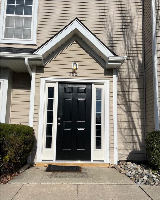 Building Photo - 3201 Saxony Dr