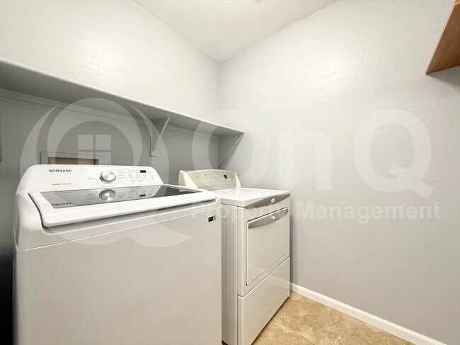Building Photo - 2348 N Sand Hills Ct