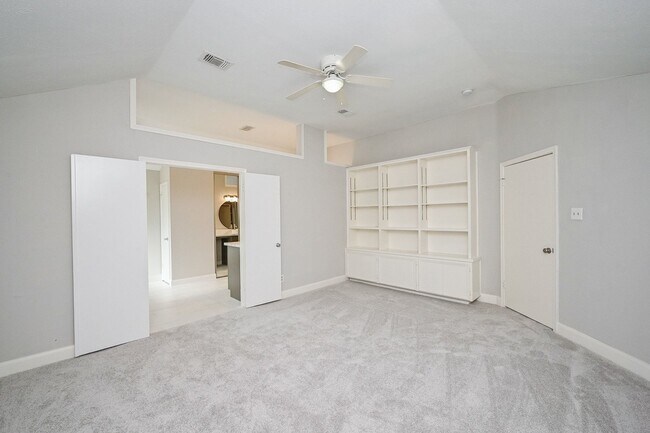 Building Photo - 3030 Great Lakes Ave