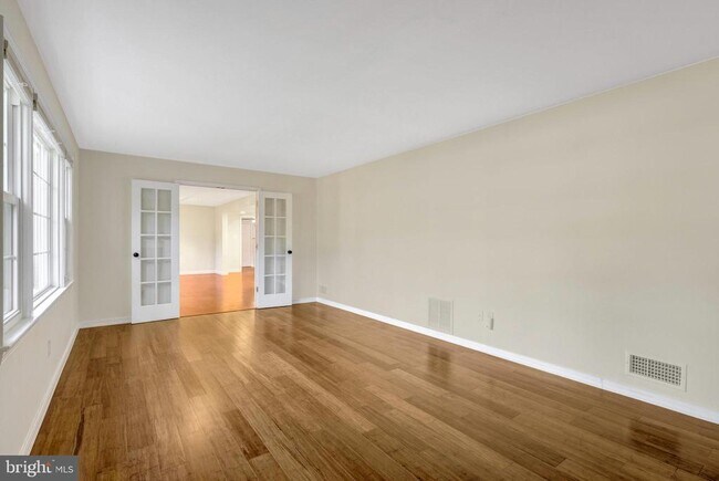 Building Photo - 6805 Reynard Dr