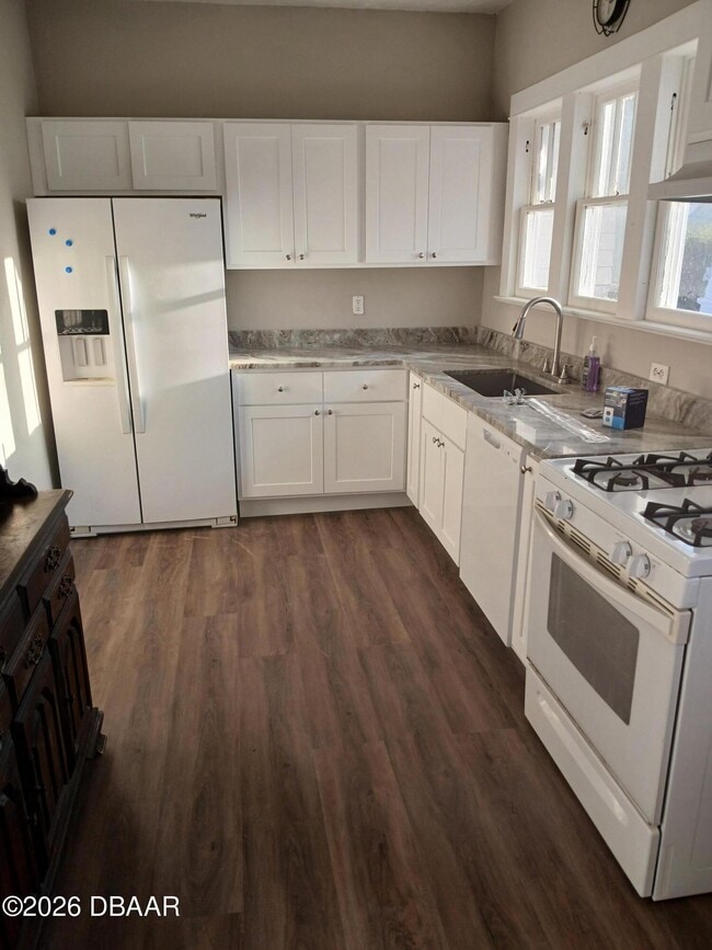 Building Photo - 316 Michigan Ave